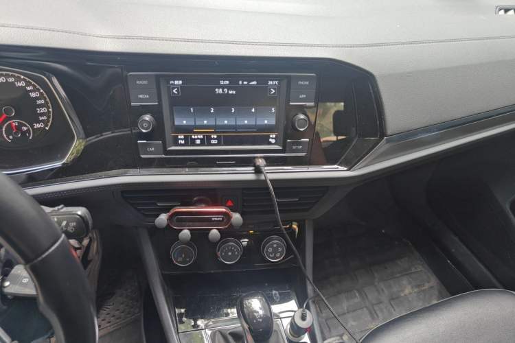 Used Volkswagen Sagitar 2019 280TSI DSG Comfort Version China VI Standard Audio And AC Panel
