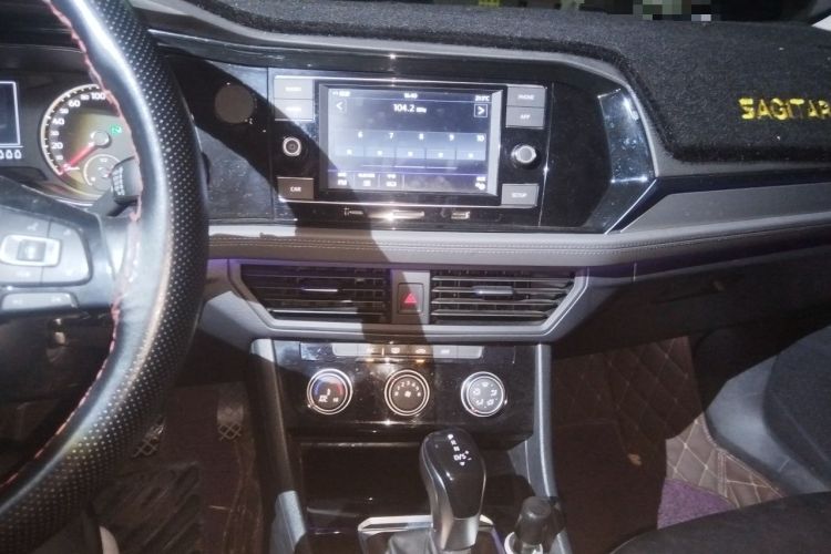 Used Volkswagen Sagitar 2019 280TSI DSG Comfort Version China VI Standard Audio And AC Panel