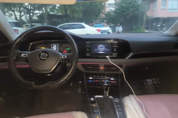 Used Volkswagen Sagitar 2019 280TSI DSG Luxury Version China VI Standard Center Console