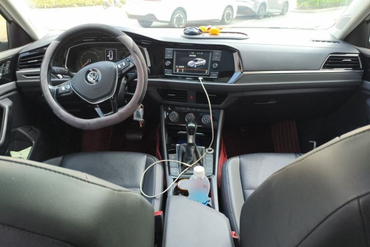 Used Volkswagen Sagitar 2019 200TSI DSG Comfort Version China VI Standard Center Console