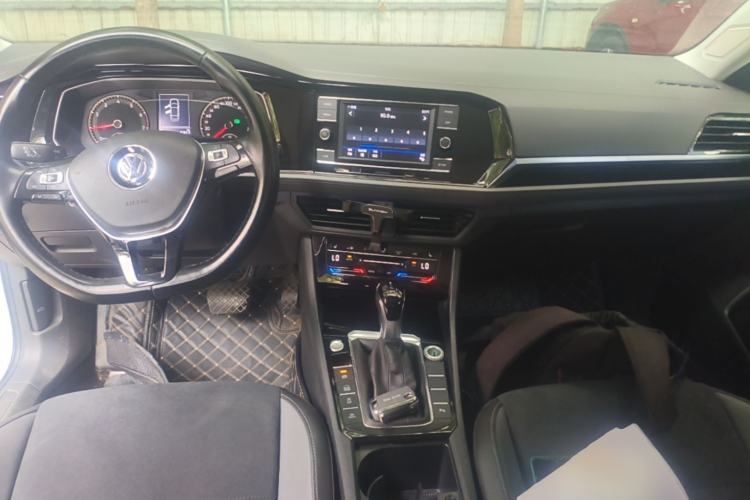 Used Volkswagen Sagitar 2019 280TSI DSG Luxury Version China VI Standard Center Console
