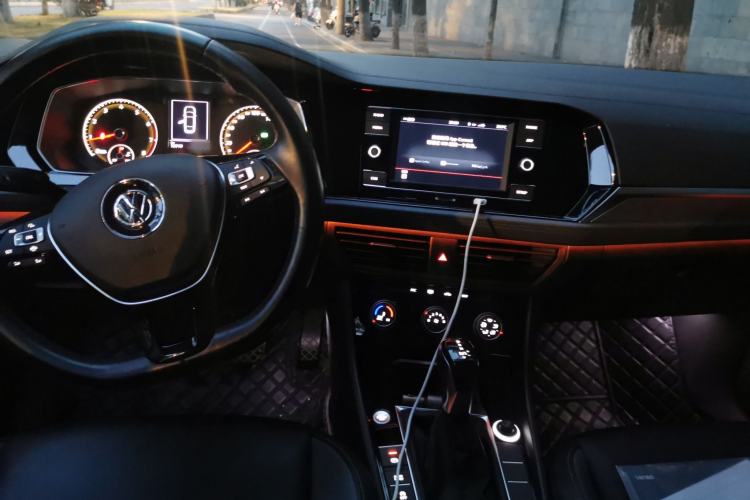 Used Volkswagen Sagitar 2019 200TSI DSG Comfort Version China VI Standard Center Console