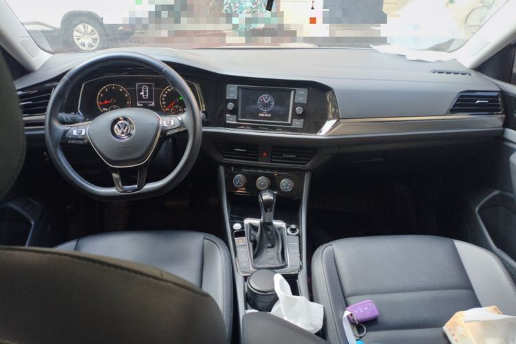 Used Volkswagen Sagitar 2019 200TSI DSG Comfort Version China VI Standard Center Console