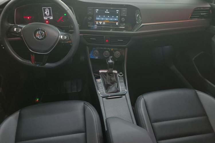 Used Volkswagen Sagitar 2019 280TSI DSG Comfort Version China VI Standard Center Console
