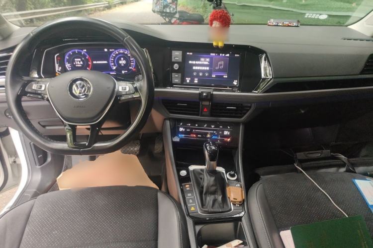 Used Volkswagen Sagitar 2019 280TSI DSG Luxury Version China VI Standard Center Console