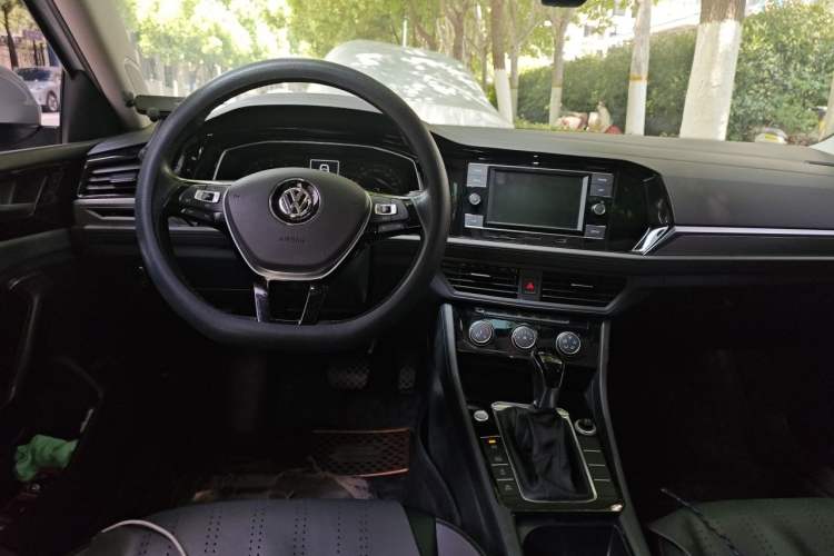 Used Volkswagen Sagitar 2019 280TSI DSG Comfort Version China VI Standard Center Console