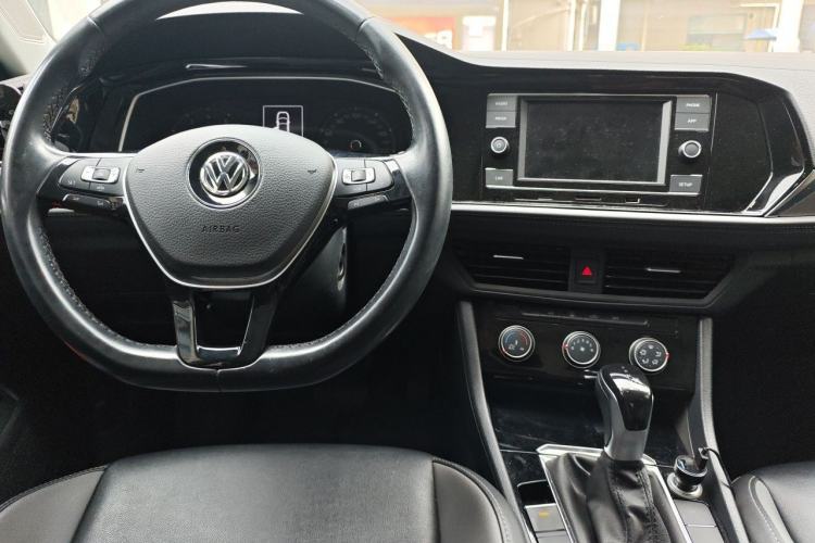 Used Volkswagen Sagitar 2019 280TSI DSG Comfort Version China VI Standard Center Console