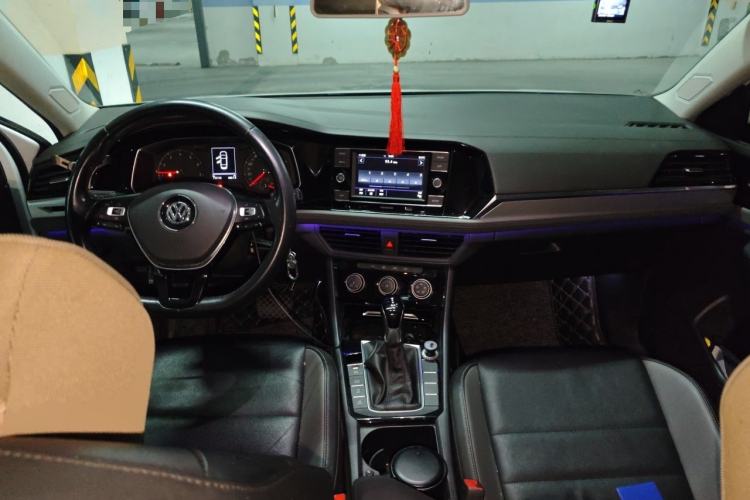 Used Volkswagen Sagitar 2019 280TSI DSG Comfort Version China VI Standard Center Console