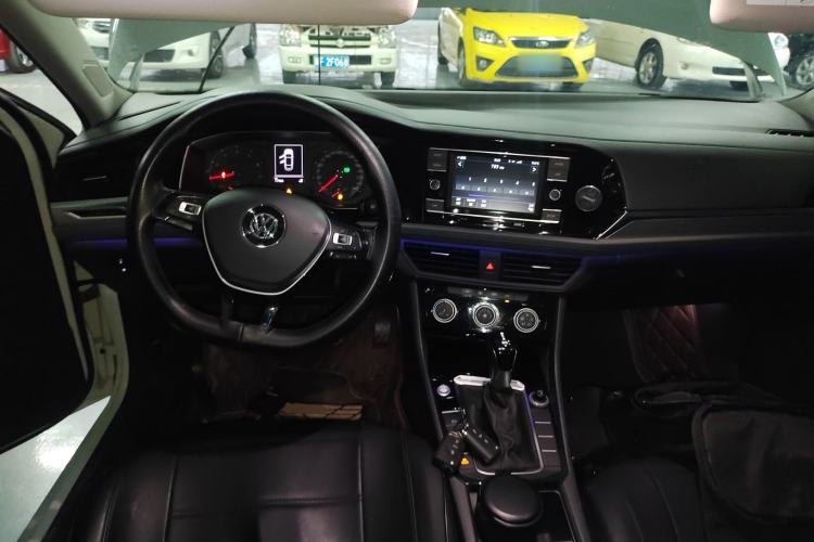 Used Volkswagen Sagitar 2019 280TSI DSG Comfort Version China VI Standard Center Console
