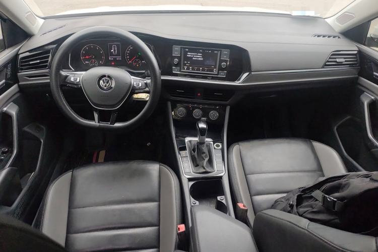 Used Volkswagen Sagitar 2019 200TSI DSG Comfort Version China V Standard Center Console