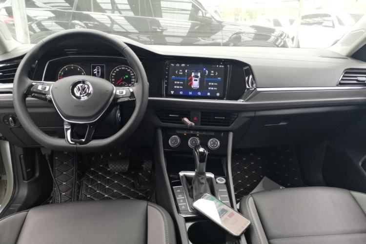 Used Volkswagen Sagitar 2019 200TSI DSG Comfort Version China VI Standard Center Console