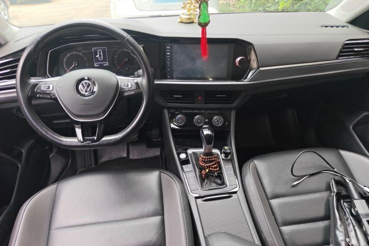 Used Volkswagen Sagitar 2019 280TSI DSG Comfort Version China VI Standard Center Console