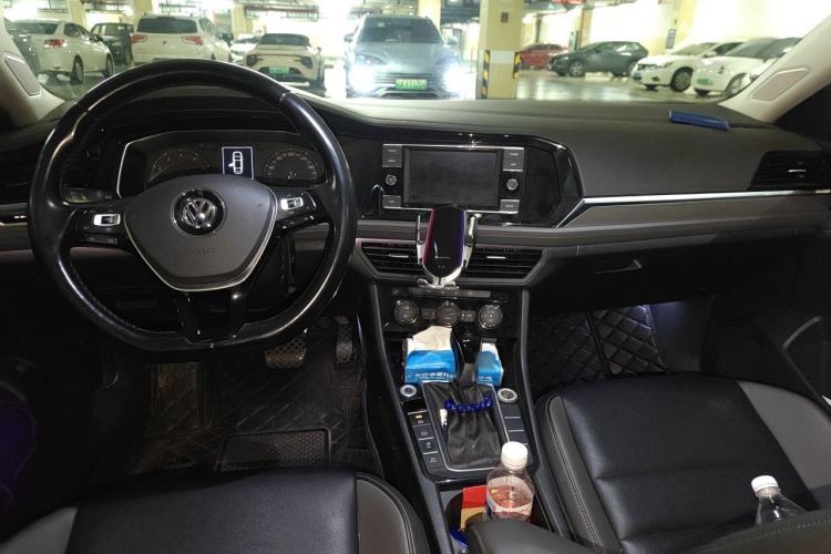 Used Volkswagen Sagitar 2019 280TSI DSG Comfort Version China V Standard Center Console