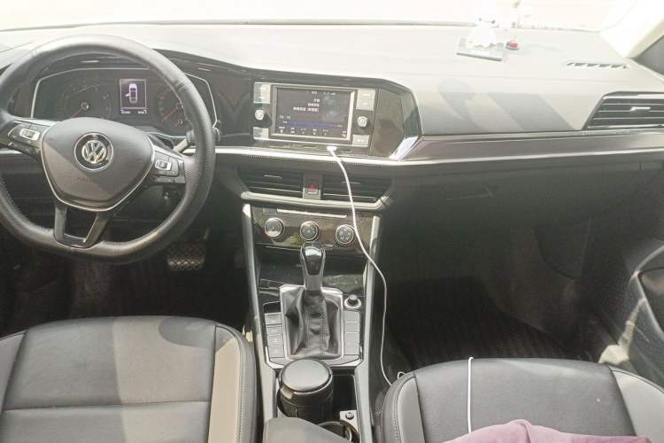 Used Volkswagen Sagitar 2019 280TSI DSG Comfort Version China VI Standard Center Console