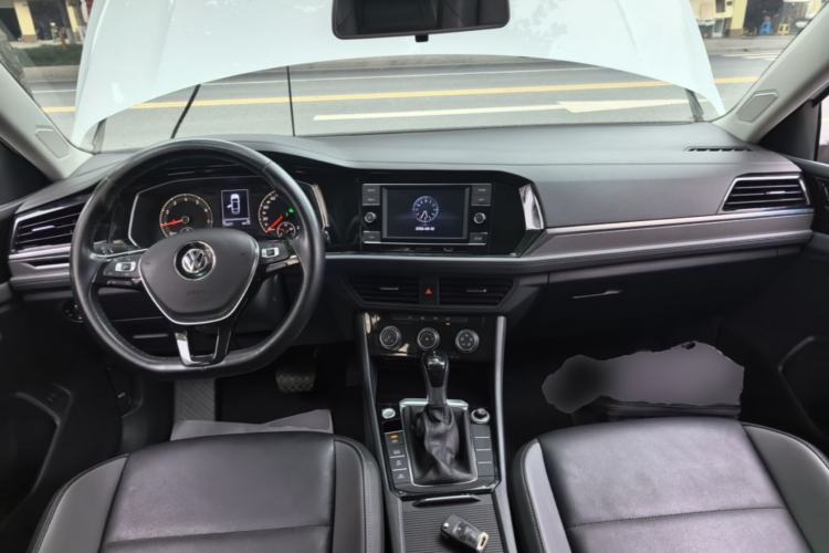 Used Volkswagen Sagitar 2019 200TSI DSG Comfort Version China VI Standard Center Console