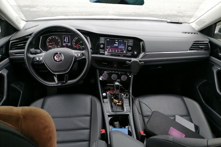 Used Volkswagen Sagitar 2019 280TSI DSG Comfort Version China VI Standard Center Console