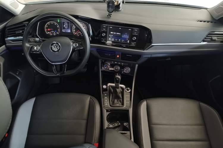 Used Volkswagen Sagitar 2019 280TSI DSG Comfort Version China VI Standard Center Console