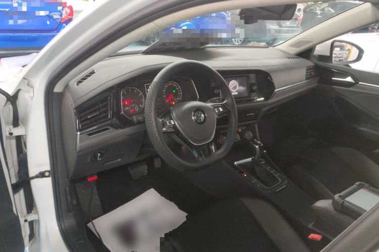 Used Volkswagen Sagitar 2019 200TSI DSG Comfort Version China VI Standard Center Console