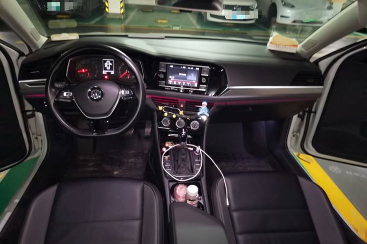 Used Volkswagen Sagitar 2019 280TSI DSG Comfort Version China VI Standard Center Console