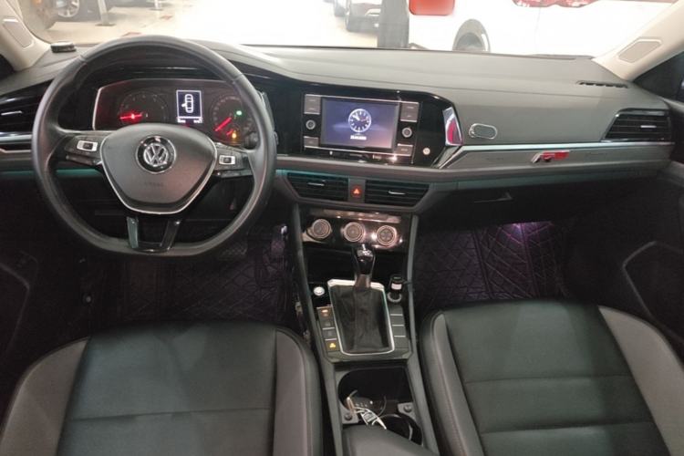 Used Volkswagen Sagitar 2019 200TSI DSG Comfort Version China VI Standard Center Console