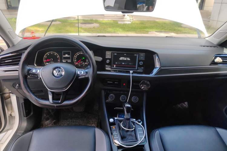 Used Volkswagen Sagitar 2019 280TSI DSG Comfort Version China VI Standard Center Console