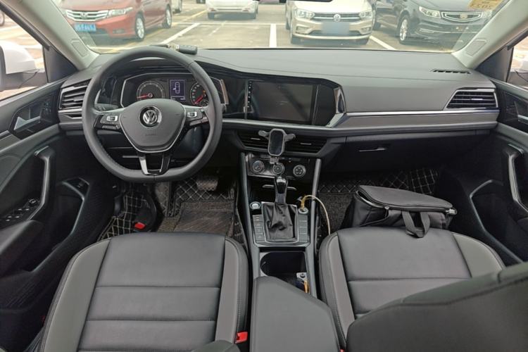 Used Volkswagen Sagitar 2019 280TSI DSG Comfort Version China VI Standard Center Console