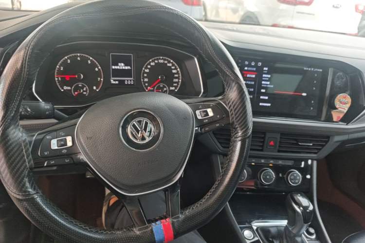 Used Volkswagen Sagitar 2019 280TSI DSG Comfort Version China VI Standard Center Console