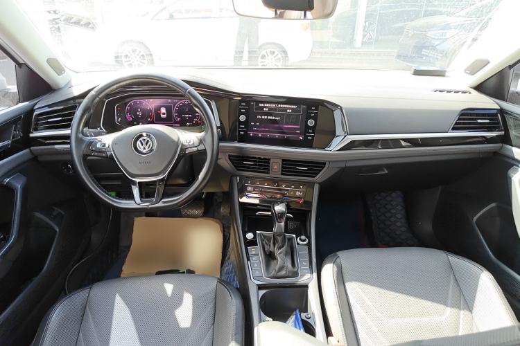 Used Volkswagen Sagitar 2019 280TSI DSG Flagship Model China V Standard Center Console