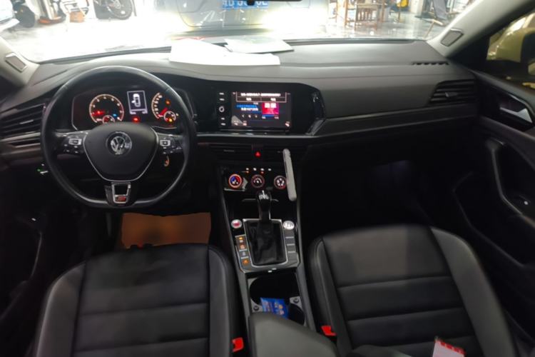Used Volkswagen Sagitar 2019 280TSI DSG Comfort Version China VI Standard Center Console