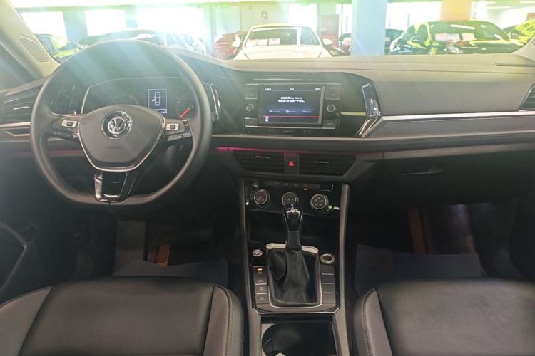 Used Volkswagen Sagitar 2019 280TSI DSG Comfort Version China VI Standard Center Console