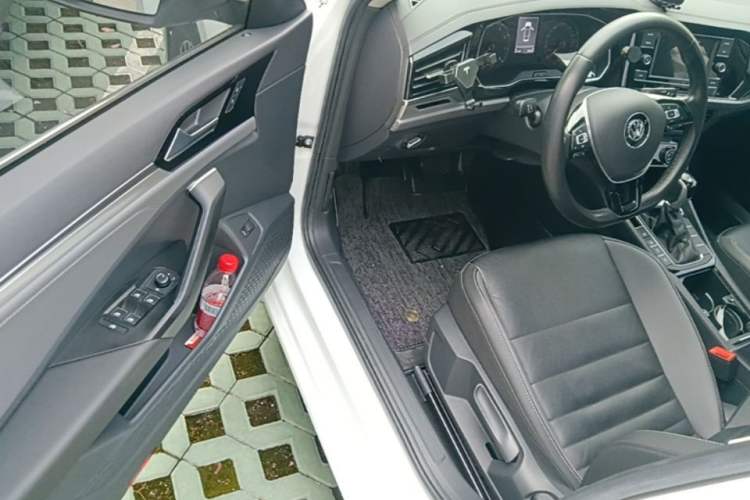 Used Volkswagen Sagitar 2019 200TSI DSG Comfort Version China VI Standard Driver Seat