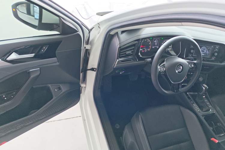 Used Volkswagen Sagitar 2019 200TSI DSG Comfort Version China VI Standard Driver Seat