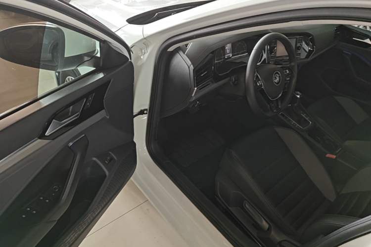 Used Volkswagen Sagitar 2019 280TSI DSG Comfort Version China VI Standard Driver Seat
