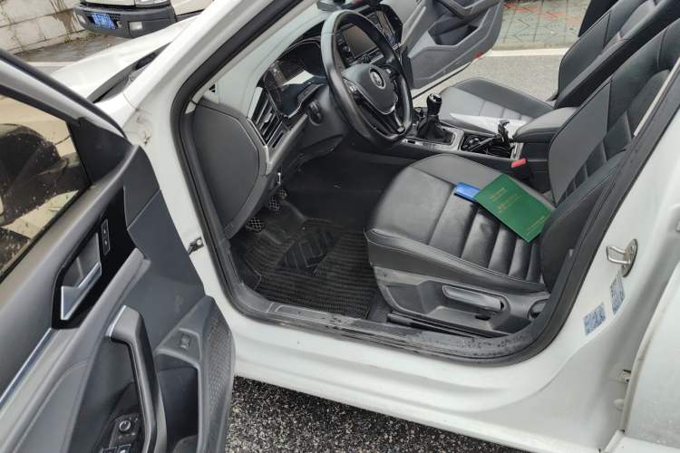 Used Volkswagen Sagitar 2019 200TSI Manual Comfort Version China VI Standard Driver Seat
