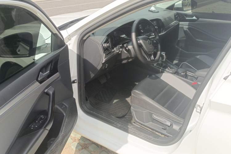 Used Volkswagen Sagitar 2019 280TSI DSG Comfort Version China VI Standard Driver Seat