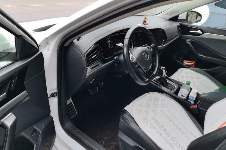 Used Volkswagen Sagitar 2019 200TSI DSG Comfort Version China VI Standard Driver Seat