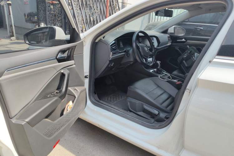 Used Volkswagen Sagitar 2019 200TSI DSG Comfort Version China VI Standard Driver Seat