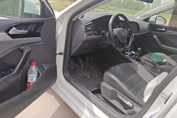 Used Volkswagen Sagitar 2019 200TSI Manual Comfort Version China VI Standard Driver Seat