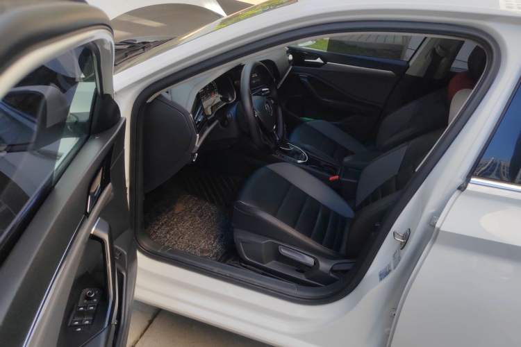 Used Volkswagen Sagitar 2019 280TSI DSG Comfort Version China VI Standard Driver Seat