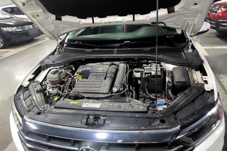 Used Volkswagen Sagitar 2019 200TSI Manual Comfort Version China VI Standard Engine Bay