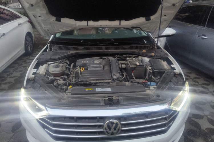 Used Volkswagen Sagitar 2019 280TSI DSG Luxury Version China VI Standard Engine Bay