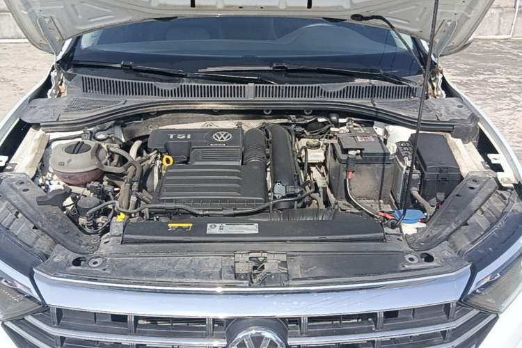 Used Volkswagen Sagitar 2019 200TSI DSG Comfort Version China VI Standard Engine Bay