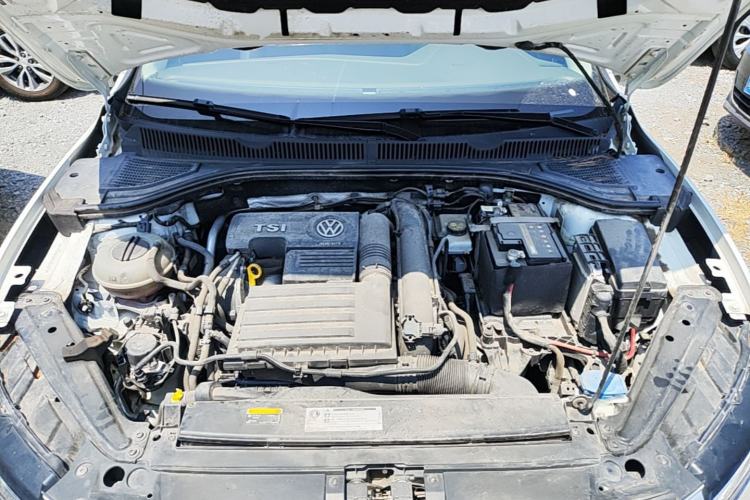 Used Volkswagen Sagitar 2019 200TSI DSG Comfort Version China VI Standard Engine Bay
