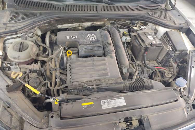 Used Volkswagen Sagitar 2019 200TSI DSG Comfort Version China VI Standard Engine Bay