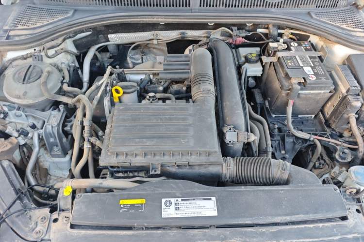 Used Volkswagen Sagitar 2019 280TSI DSG Luxury Model China V Emission Standard Engine Bay