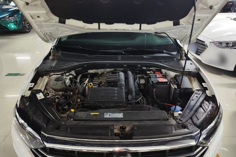 Used Volkswagen Sagitar 2019 280TSI DSG Luxury Version China VI Standard Engine Bay