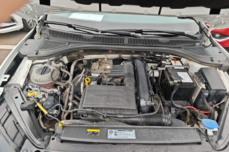 Used Volkswagen Sagitar 2019 280TSI DSG Comfort Version China VI Standard Engine Bay