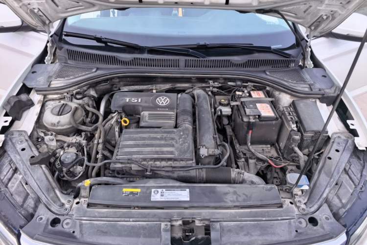 Used Volkswagen Sagitar 2019 280TSI DSG Luxury Version China VI Standard Engine Bay
