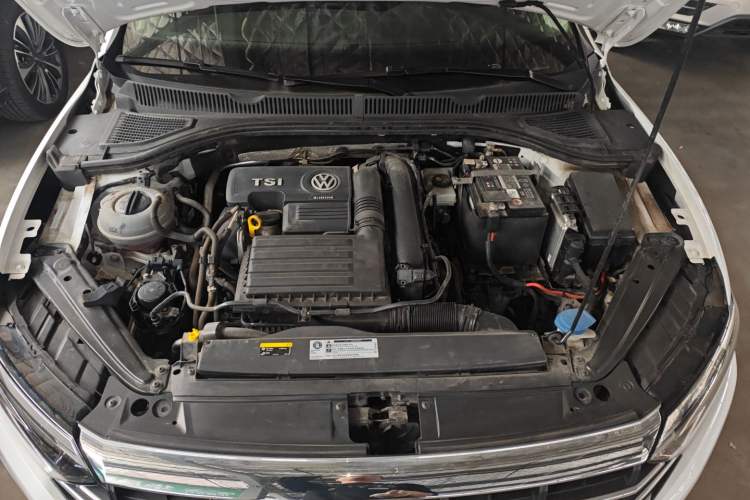 Used Volkswagen Sagitar 2019 200TSI DSG Comfort Version China VI Standard Engine Bay