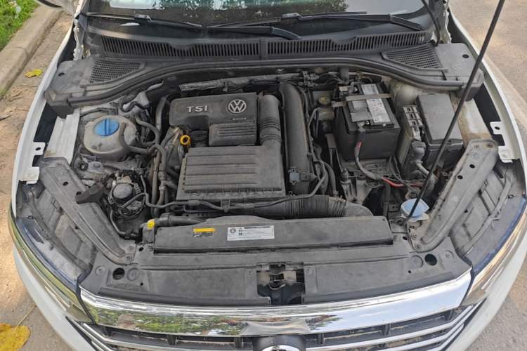 Used Volkswagen Sagitar 2019 200TSI DSG Comfort Version China VI Standard Engine Bay